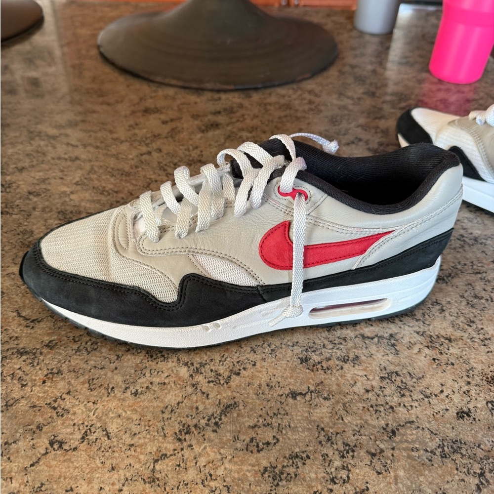 Nike Men's Red and Black AIR MAX SC size 12